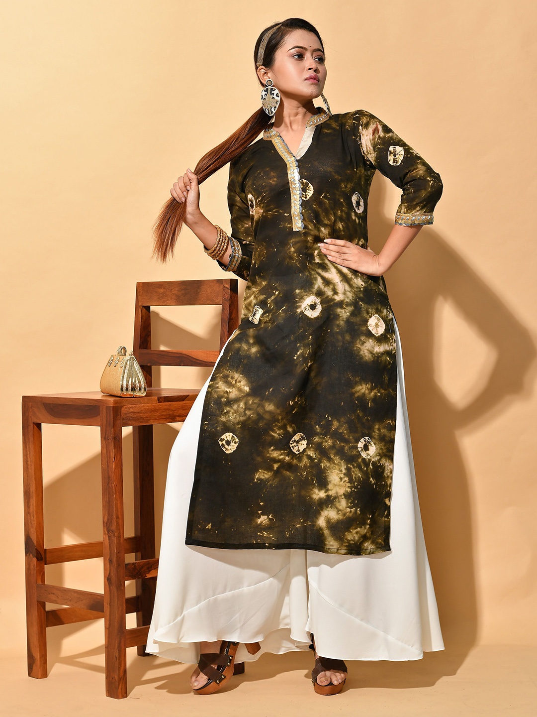 

Disli Batik Tie-Dye Sequinned Pure Cotton Straight Kurta, Green