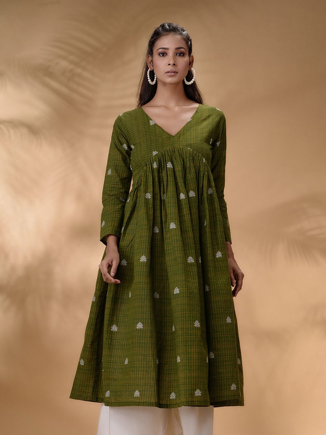 

Disli Ethnic Motifs Embroidered V-Neck Pure Cotton Anarkali Kurta, Green