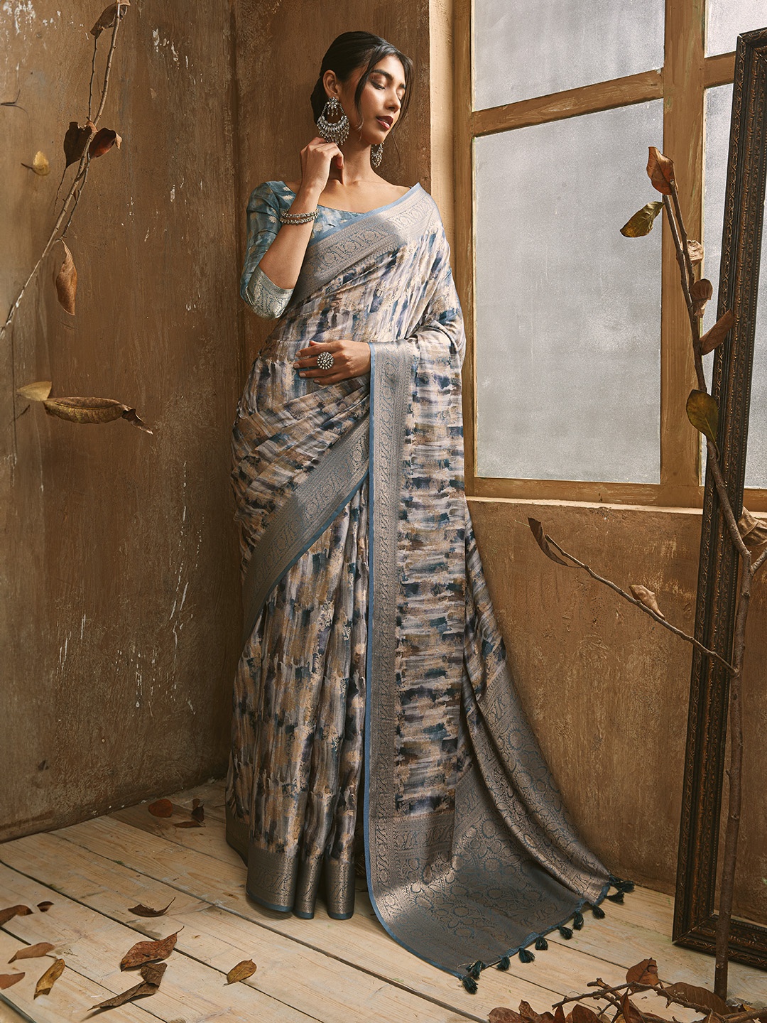 

Soch Abstract Printed Zari Tussar Saree, Grey