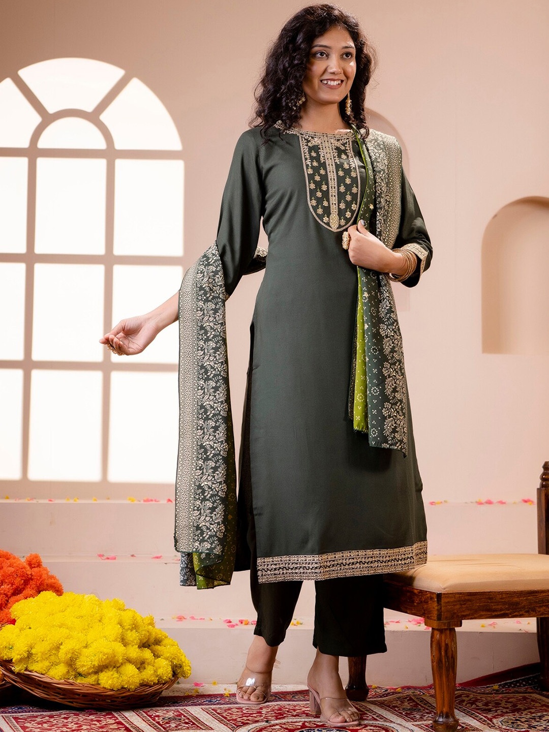 

KALINI Ethnic Motifs Yoke Design Regular Thread Work Kurta with Palazzos & With Dupatta, Green
