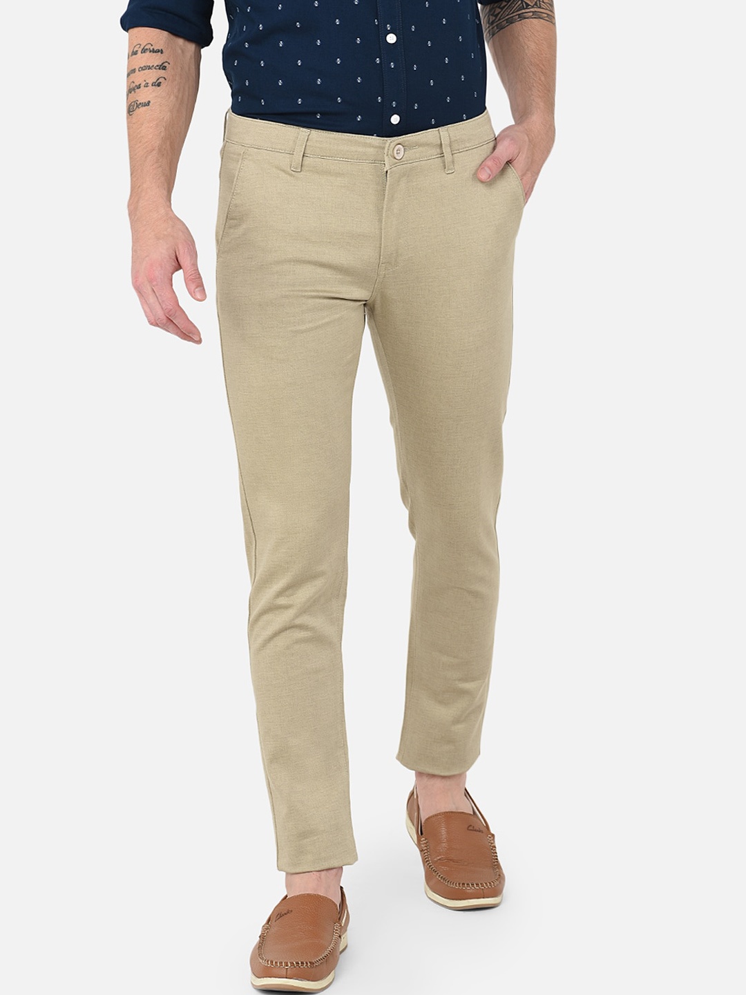 

MOZZO Men Slim Fit Mid-Rise Trousers, Beige