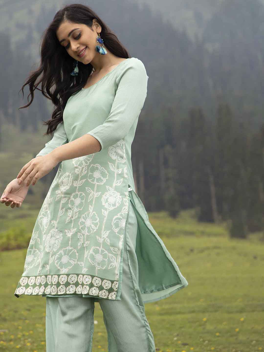 

AKS Couture Floral Printed Straight Kurta With Palazzos, Green