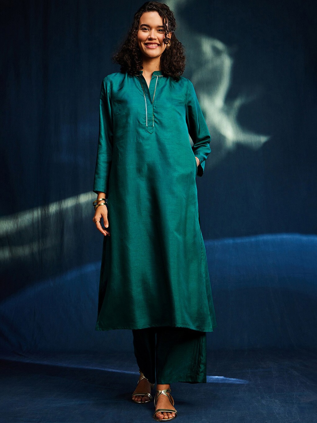 

Pink Fort Mandarin Collar Straight Kurta With Palazzos, Teal