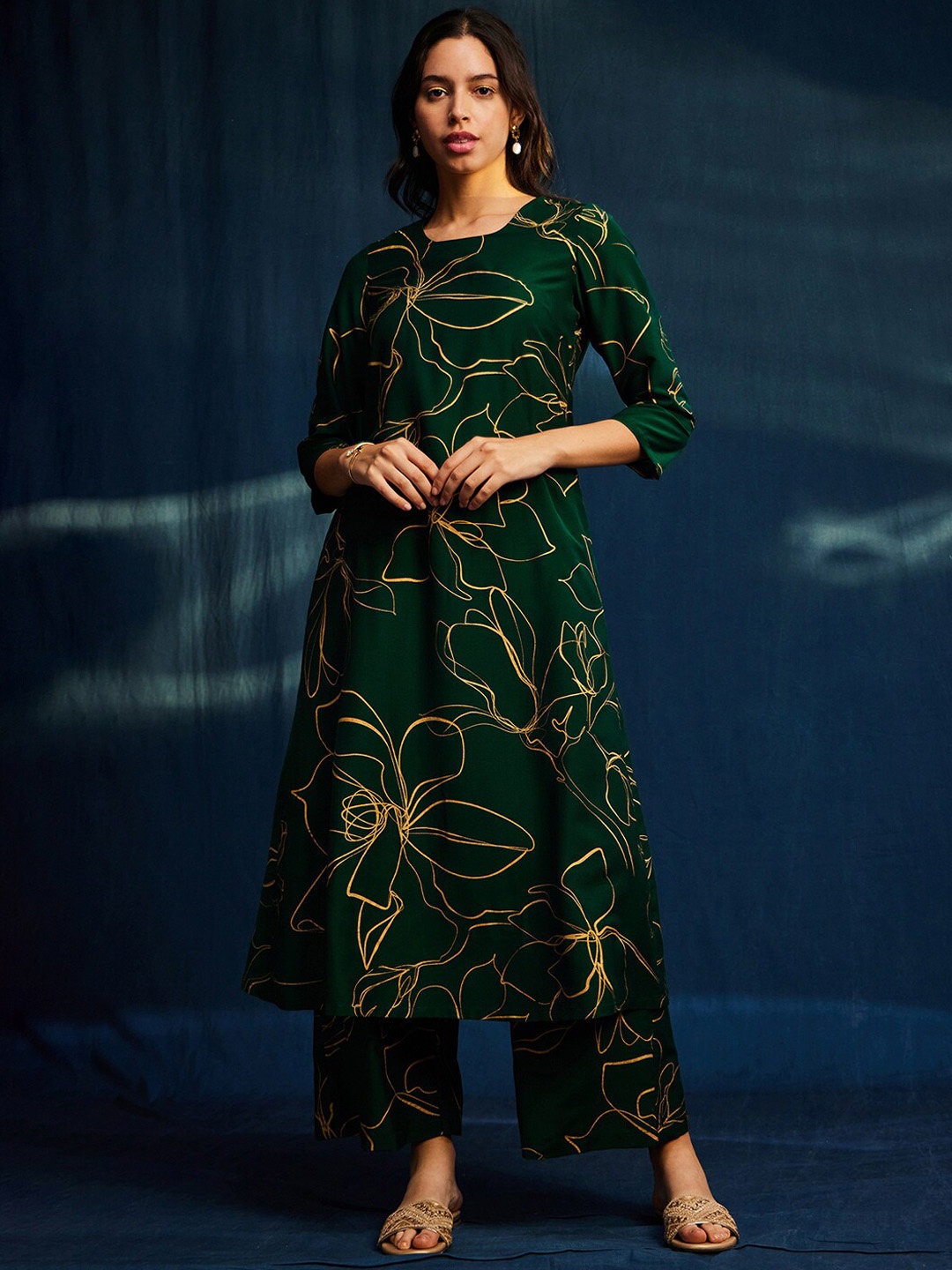 

Pink Fort Floral Printed Round Neck Kurta With Palazzos, Green