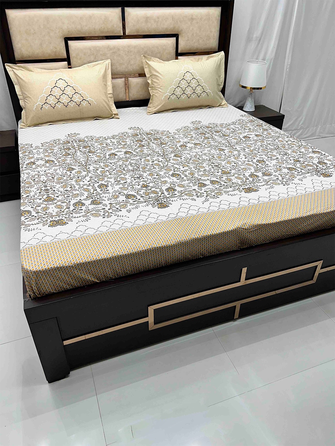 

Pure Decor Lifestyle White Printed Cotton 380 TC King Bedsheet with 2 Pillow Covers