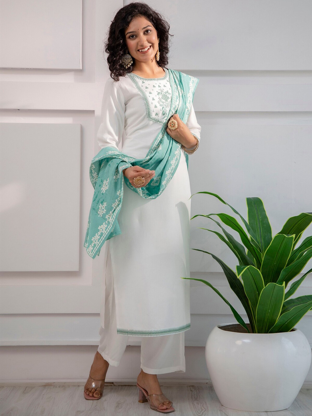 

Nehamta Ethnic Motifs Round Neck Thread Work Kurta Set With Dupatta, White