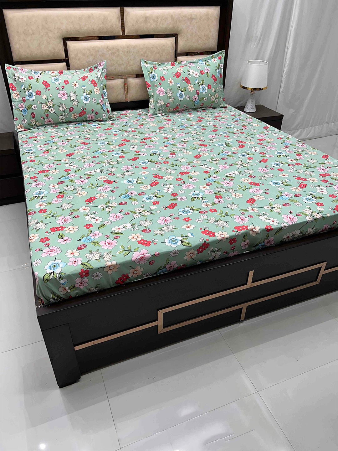 

Pure Decor Green & Red Floral 260 TC King Bedsheet with 2 Pillow Covers