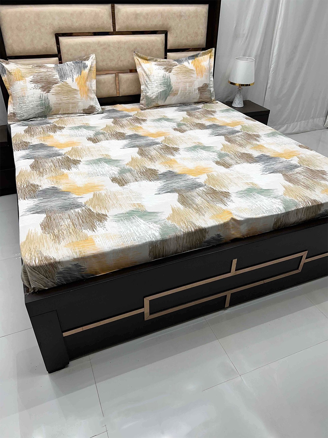 

Pure Decor White & Yellow 260 TC King Bedsheet with 2 Pillow Covers