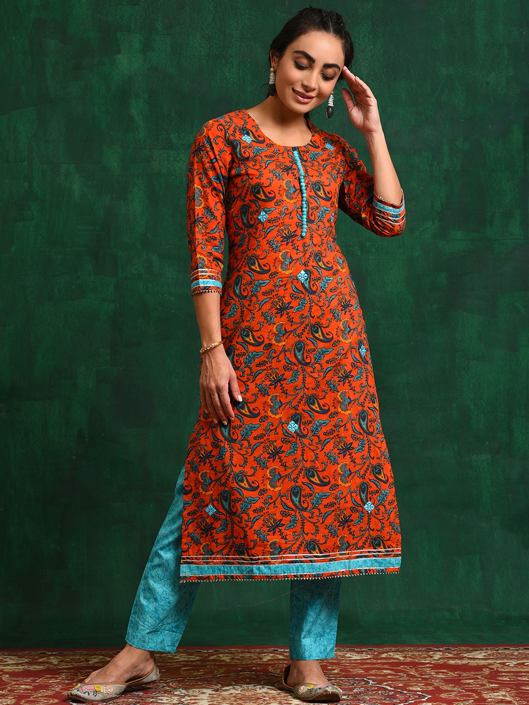 

AKS Floral Printed Gotta Patti Pure Cotton Kurta with Trousers, Red