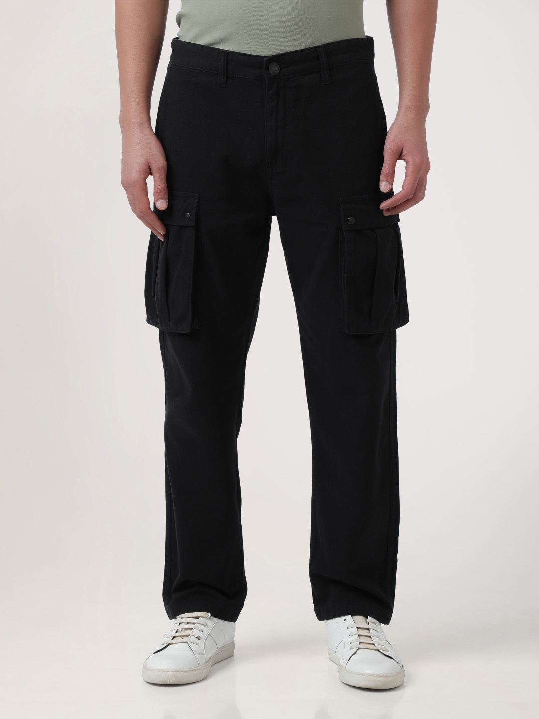 

Bene Kleed Men Relaxed Fit Mid Rise Cotton Cargos Trousers, Black