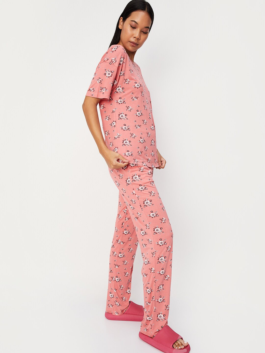 

max Floral Printed Round Neck Night suit, Pink