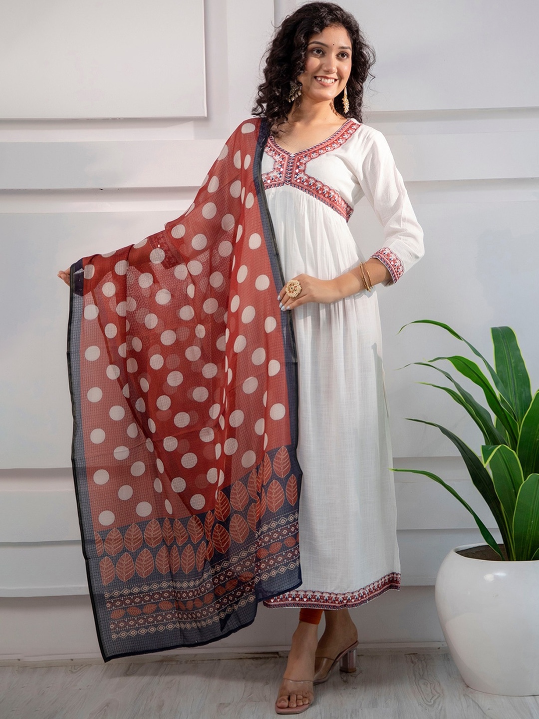 

Nehamta Ethnic Motifs Printed Kurta With Dupatta, White