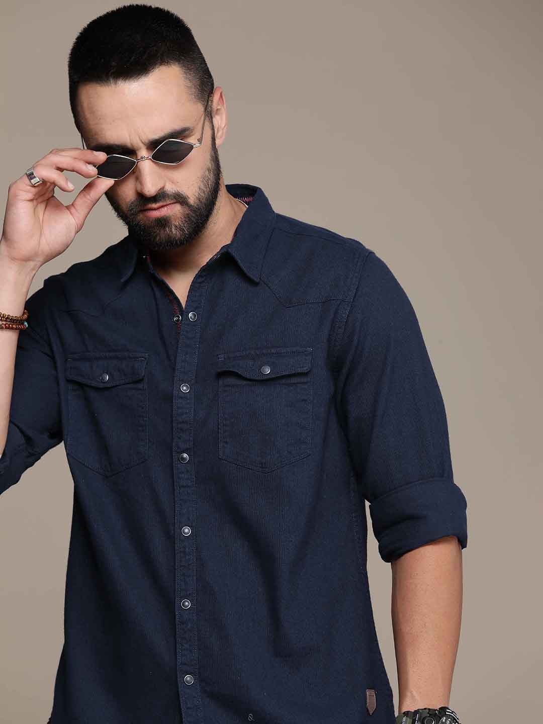 

The Roadster Life Co. Solid Pure Cotton Casual Shirt, Navy blue