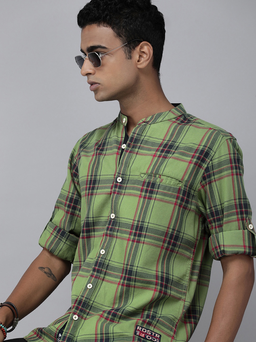 

The Roadster Life Co. Tartan Checks Pure Cotton Casual Shirt, Green