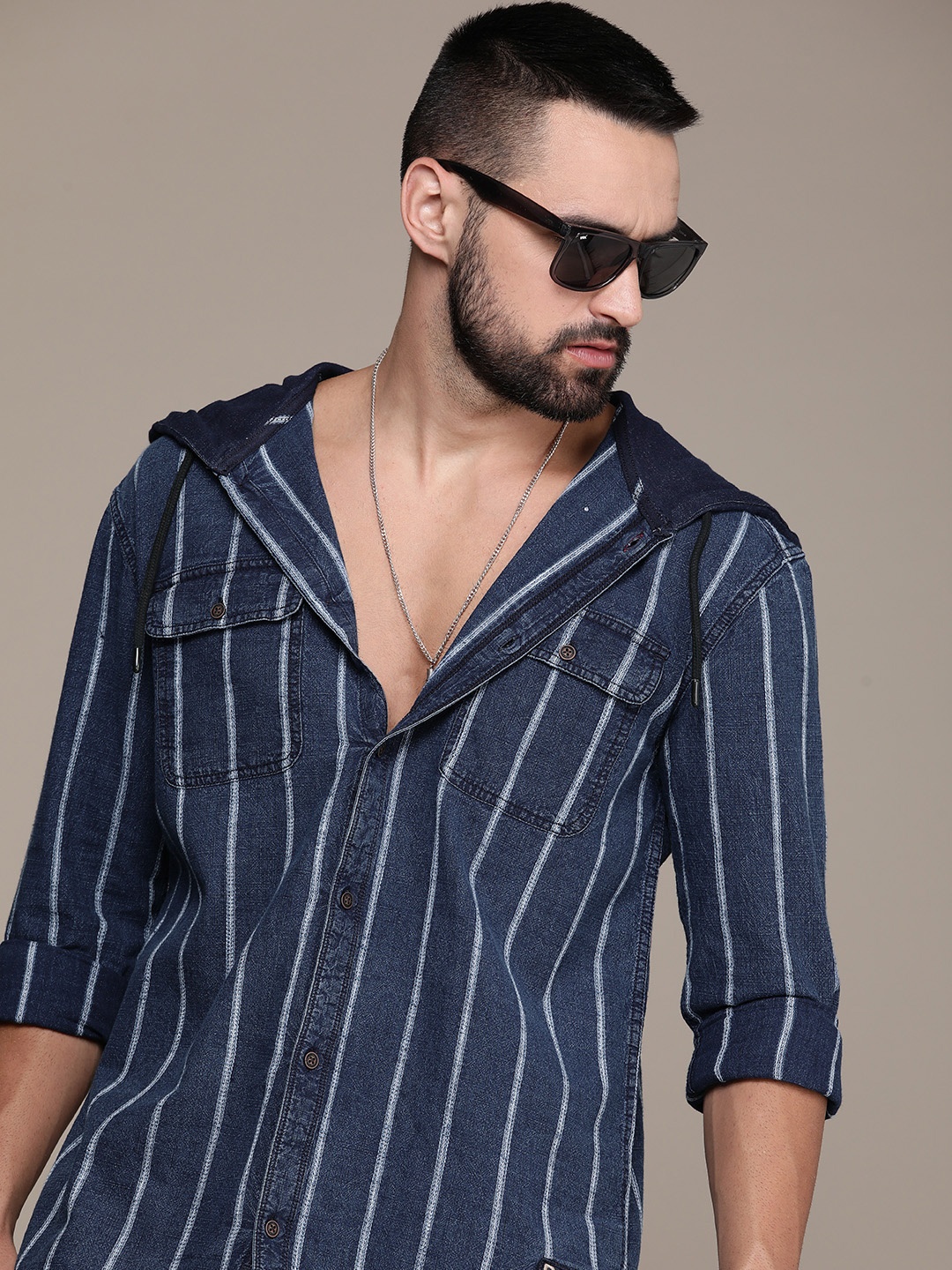 

The Roadster Lifestyle Co. Men Pure Cotton Striped Casual Shirt, Navy blue