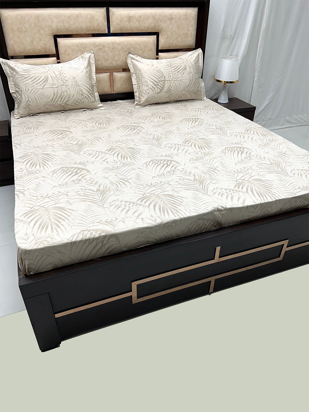 

Pure Decor Royal Divine Beige Printed Cotton 400 TC King Bedsheet with 2 Pillow Covers, White