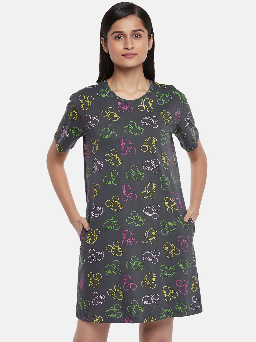 

Dreamz by Pantaloons Mickey Mouse Printed Pure Cotton T-Shirt Nightdress, Black