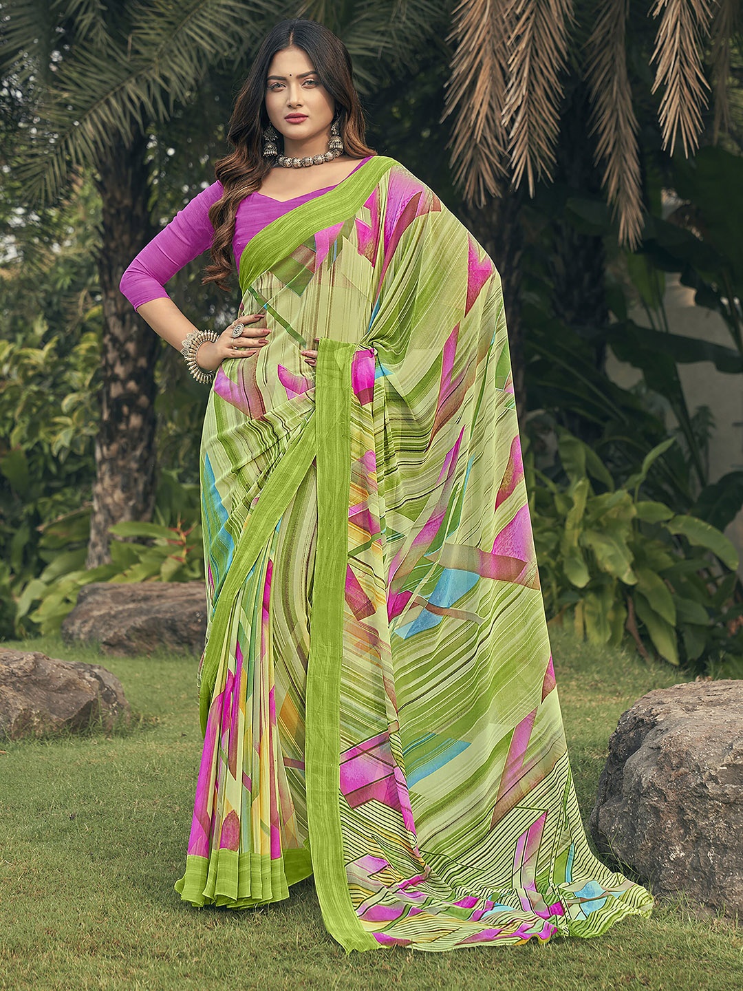 

elora Geometric Printed Saree, Green