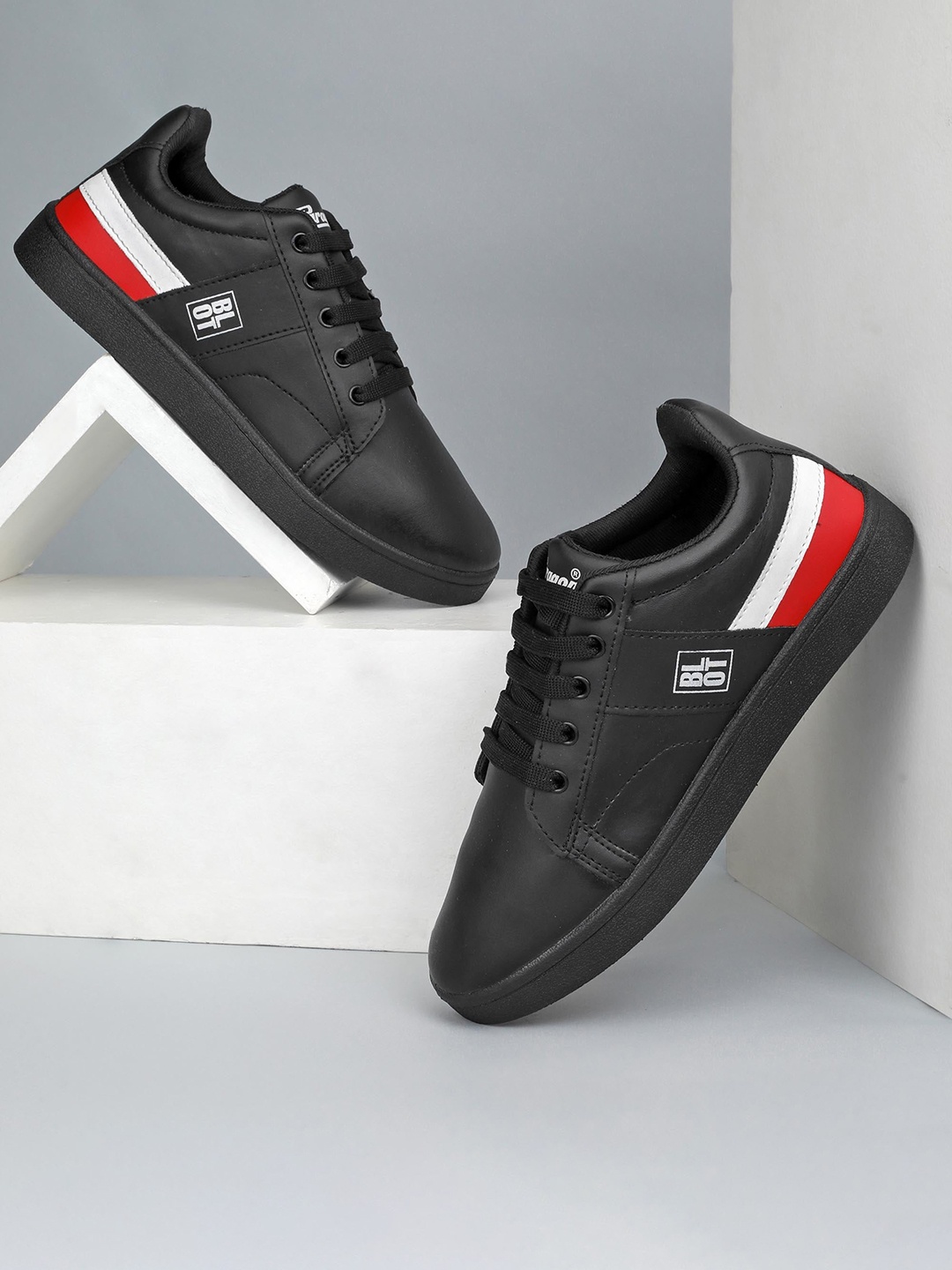 

Paragon Men Comfort Insole Sneakers, Black