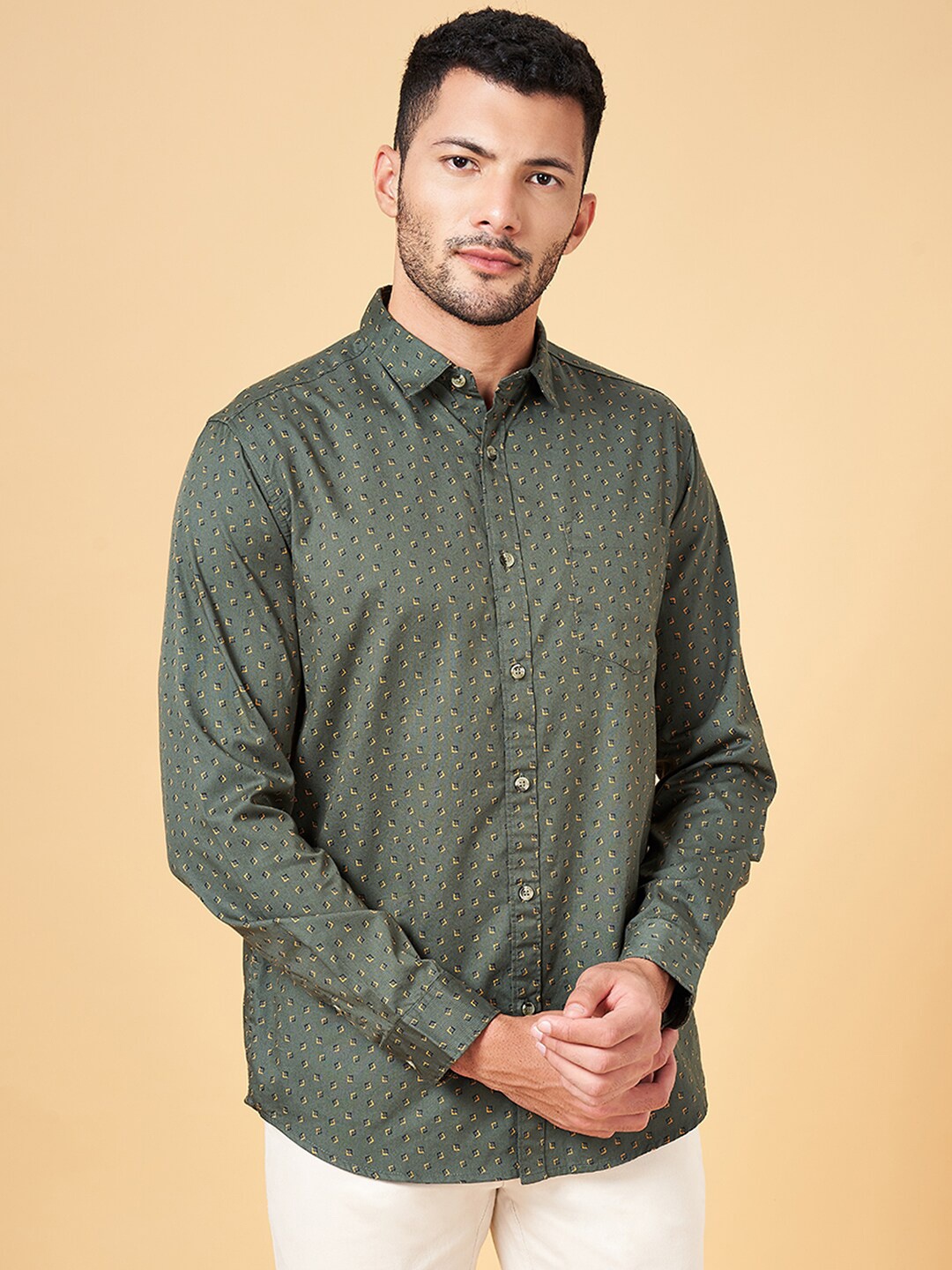 

BYFORD by Pantaloons Micro Ditsy Printed Spread Collar Cotton Casual Shirt, Green
