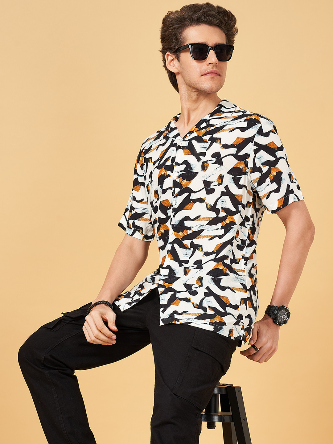 

YU by Pantaloons Abstract Printed Spread Collar Regular Fit Casual Shirt, White