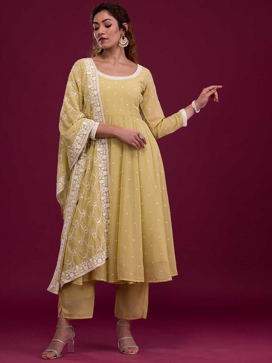 

Koskii Ethnic Motifs Embroidered Regular Thread Work Kurta with Pyjamas & Dupatta, Green