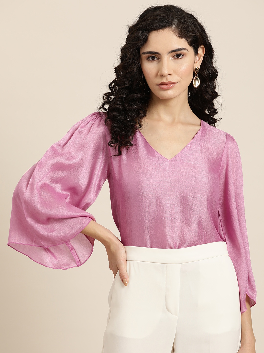 

Qurvii Solid Flared Sleeve Top, Pink
