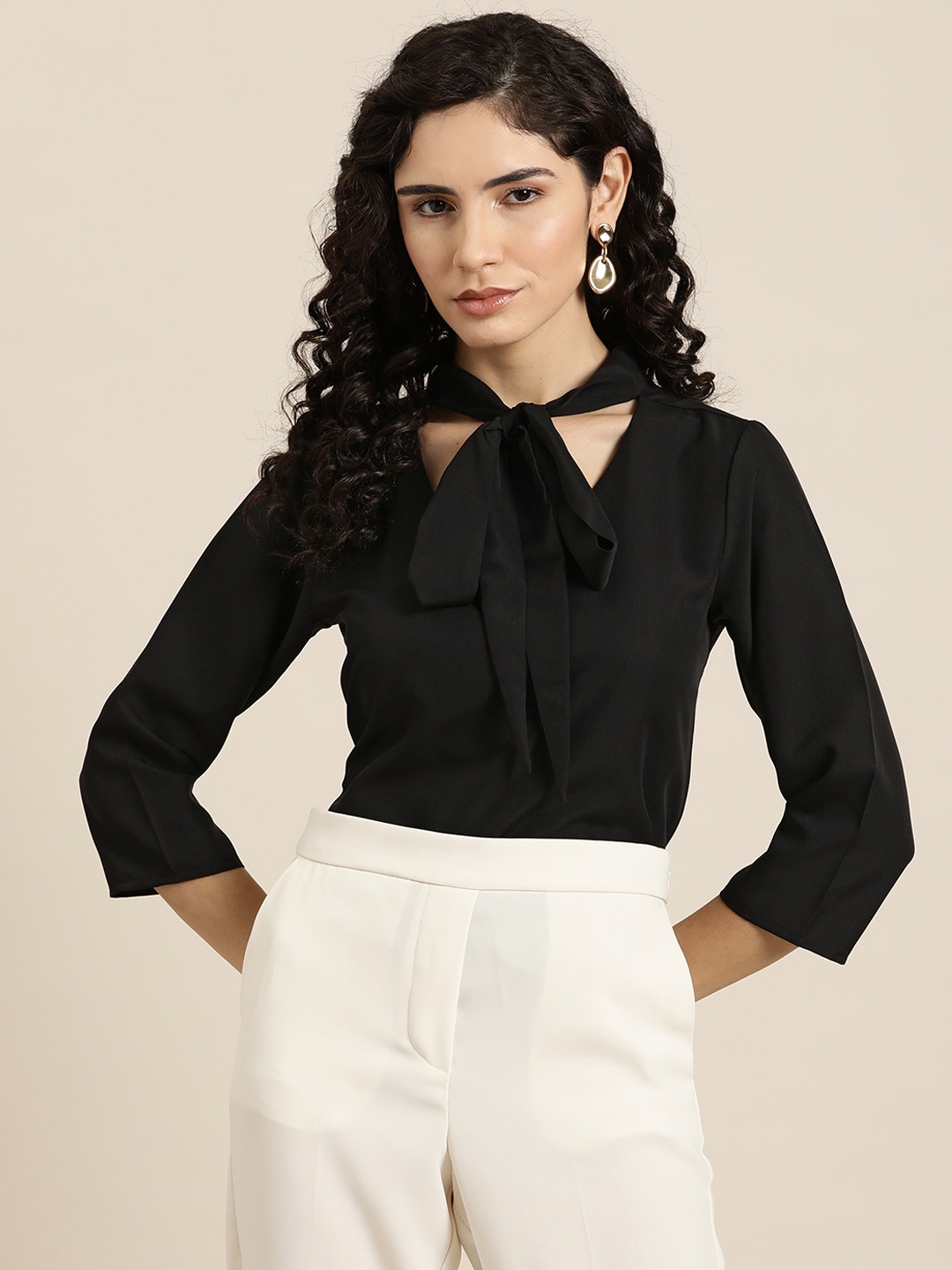 

Qurvii Solid Tie-Up Neck Crepe Top, Black