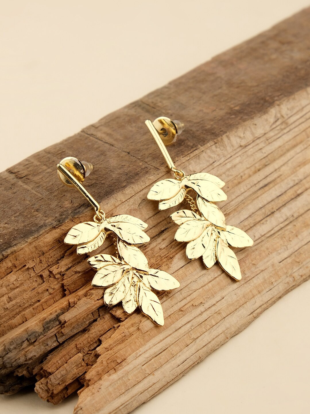 

XPNSV Gold-Plated Drop Earrings