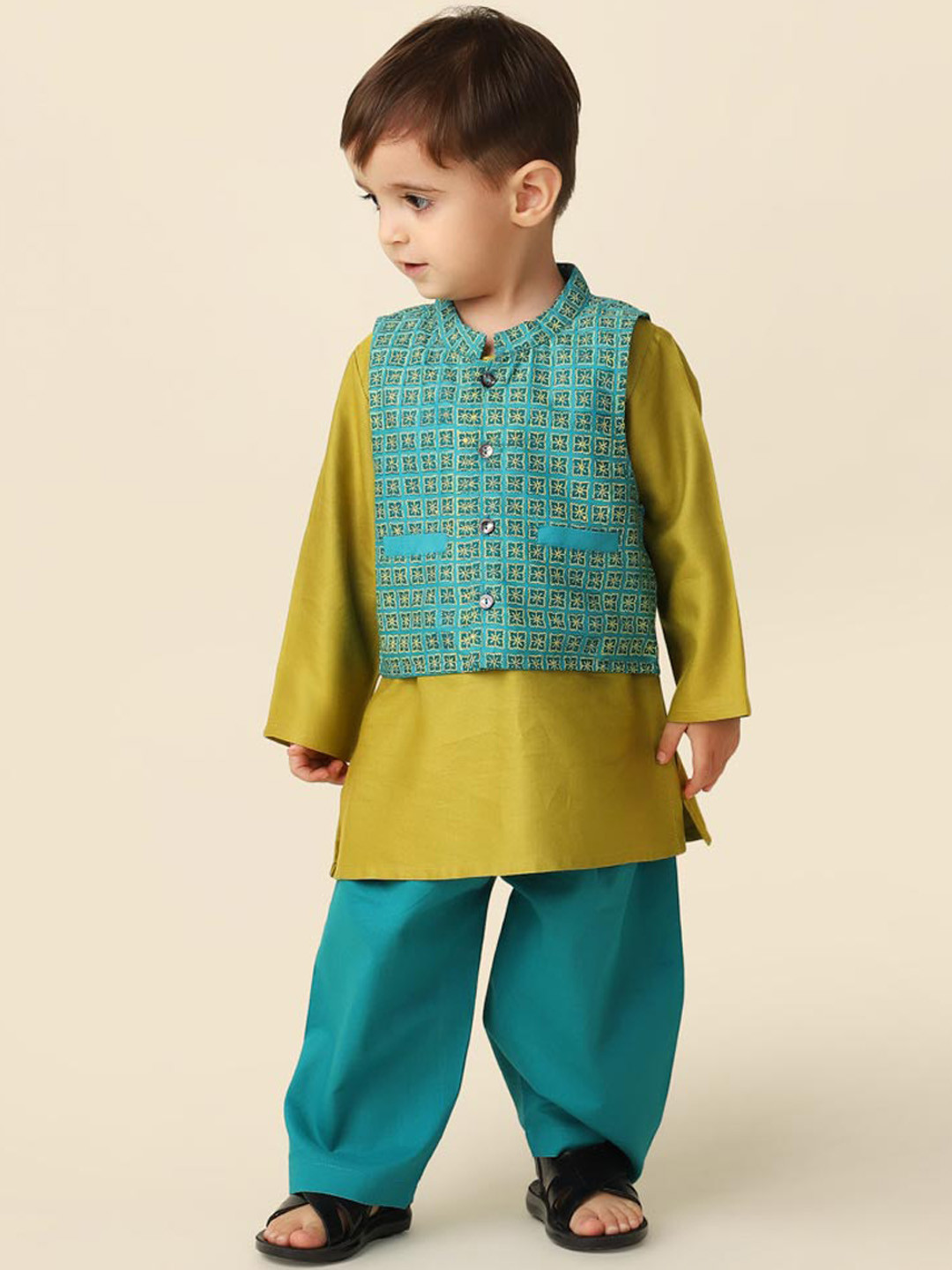

Fabindia Infant Boys Ethnic Motifs Printed Straight Kurta With Pyjamas & Nehru Jacket, Lime green