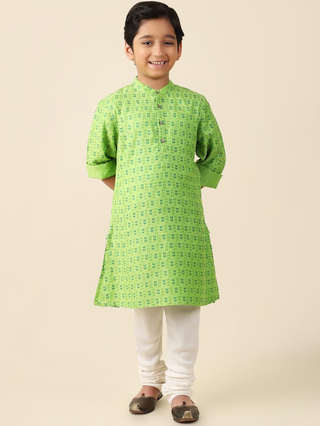 

Fabindia Boys Ethnic Motifs Band Collar Long Sleeves Kurta, Green