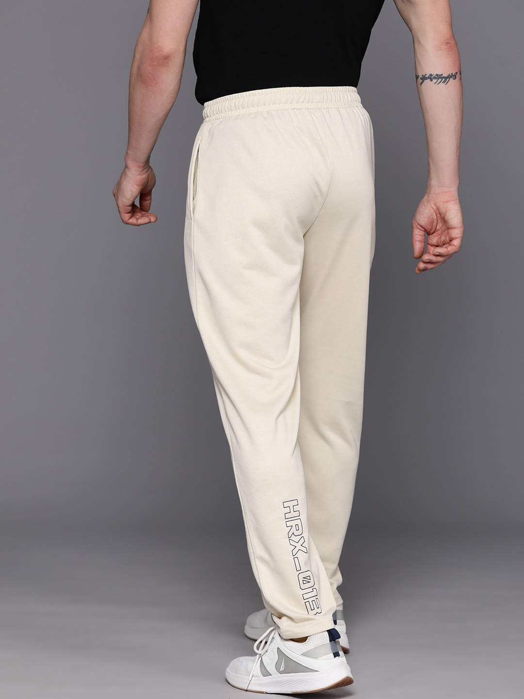 

HRX by Hrithik Roshan Men Lifestyle Track Pants With Placement Branding, Beige