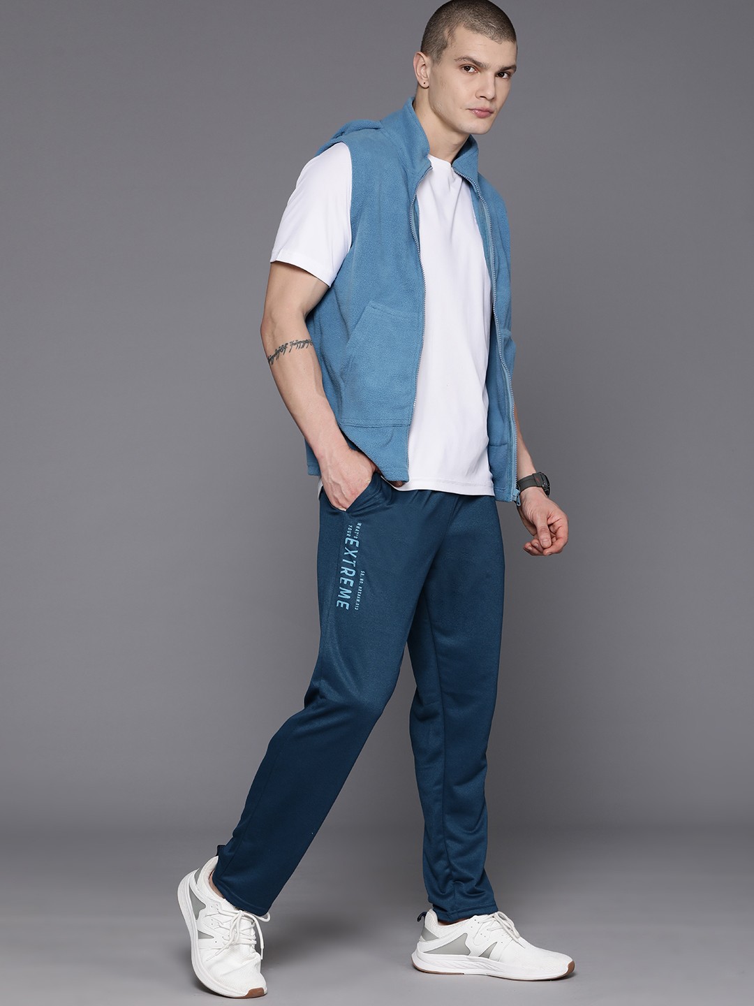 

HRX by Hrithik Roshan Men Lifestyle Track Pants With Placement Typography, Teal