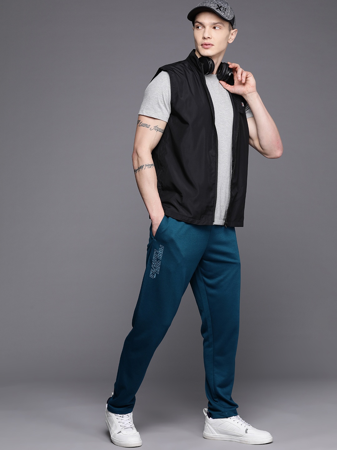 

HRX by Hrithik Roshan Men Regular Fit Lifestyle Track Pants, Teal
