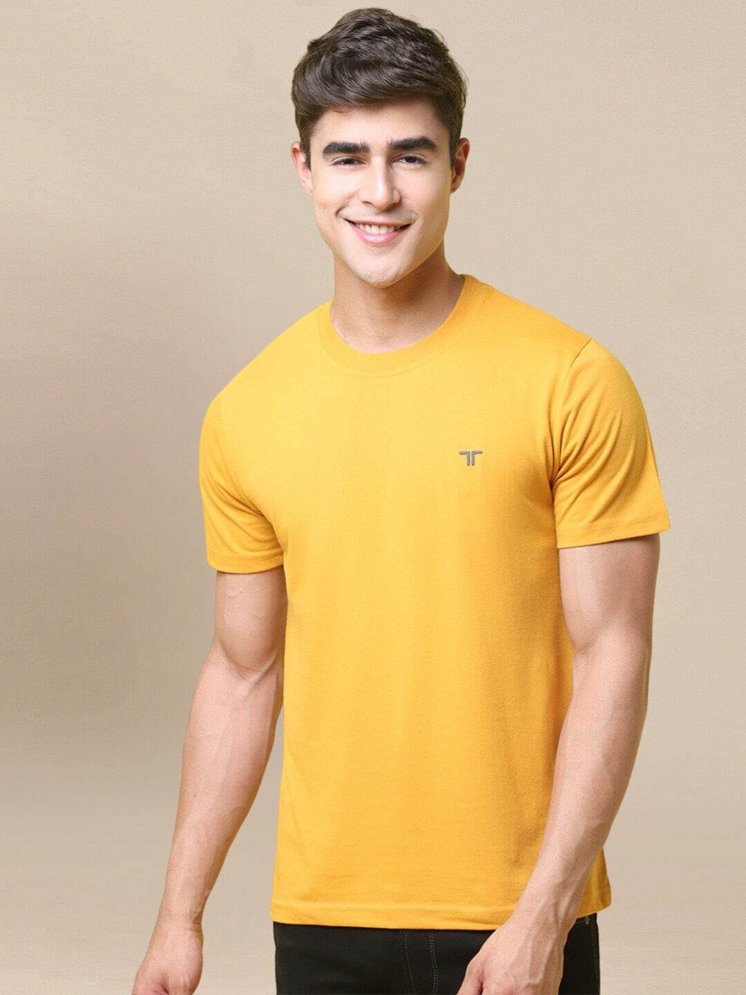 

1 Stop Fashion Round Neck Casual T-shirt, Yellow