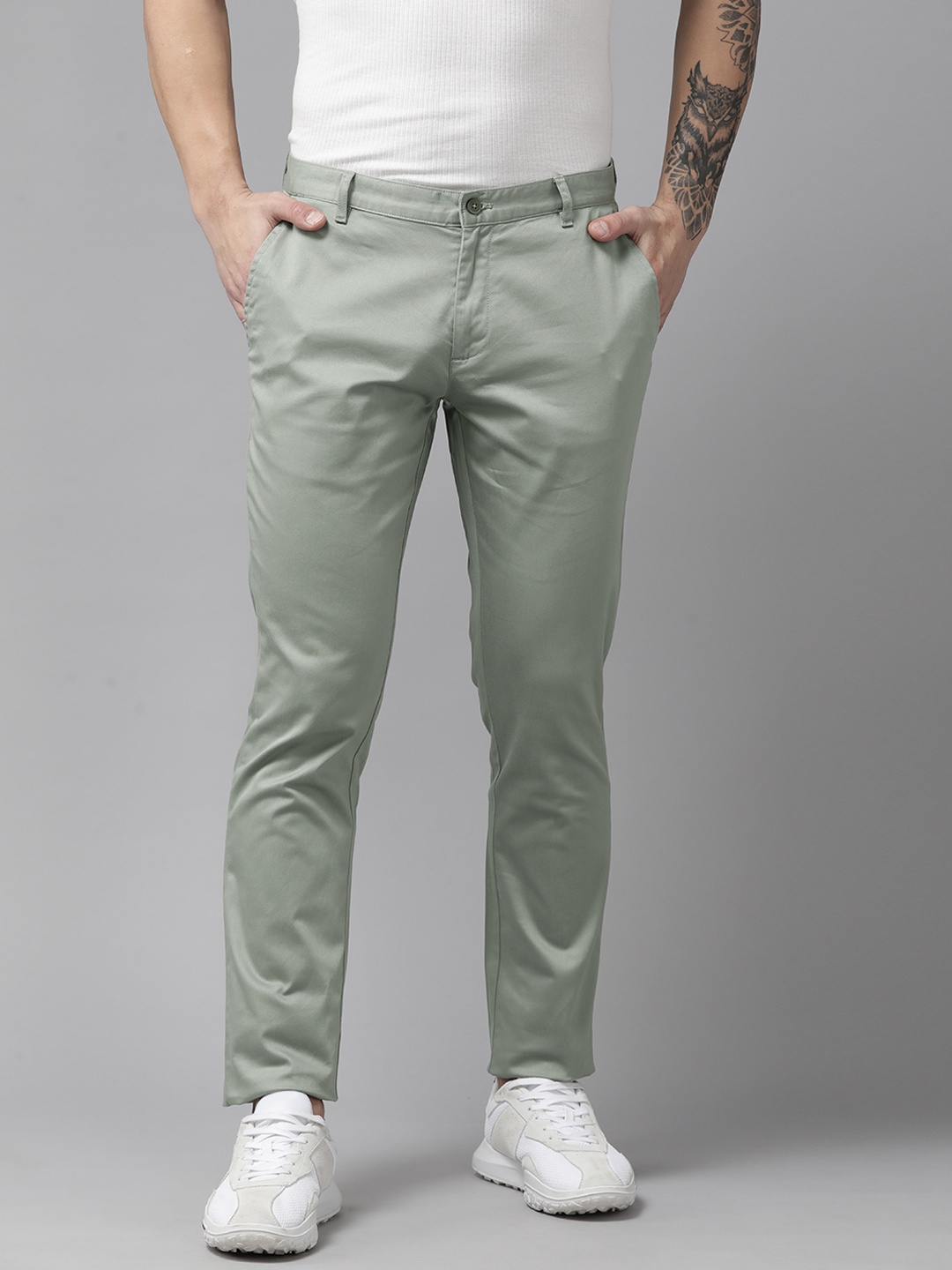 

Blackberrys Men Skinny Fit Low-Rise Chinos, Green