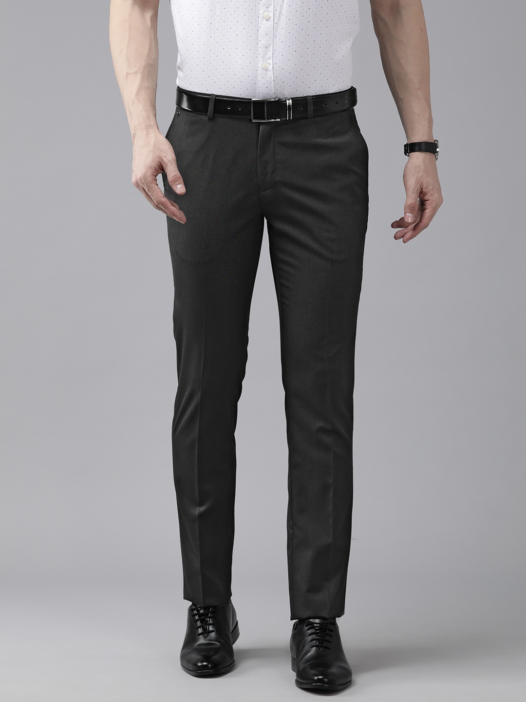 

Blackberrys Men Slim Fit Low-Rise Trousers, Charcoal