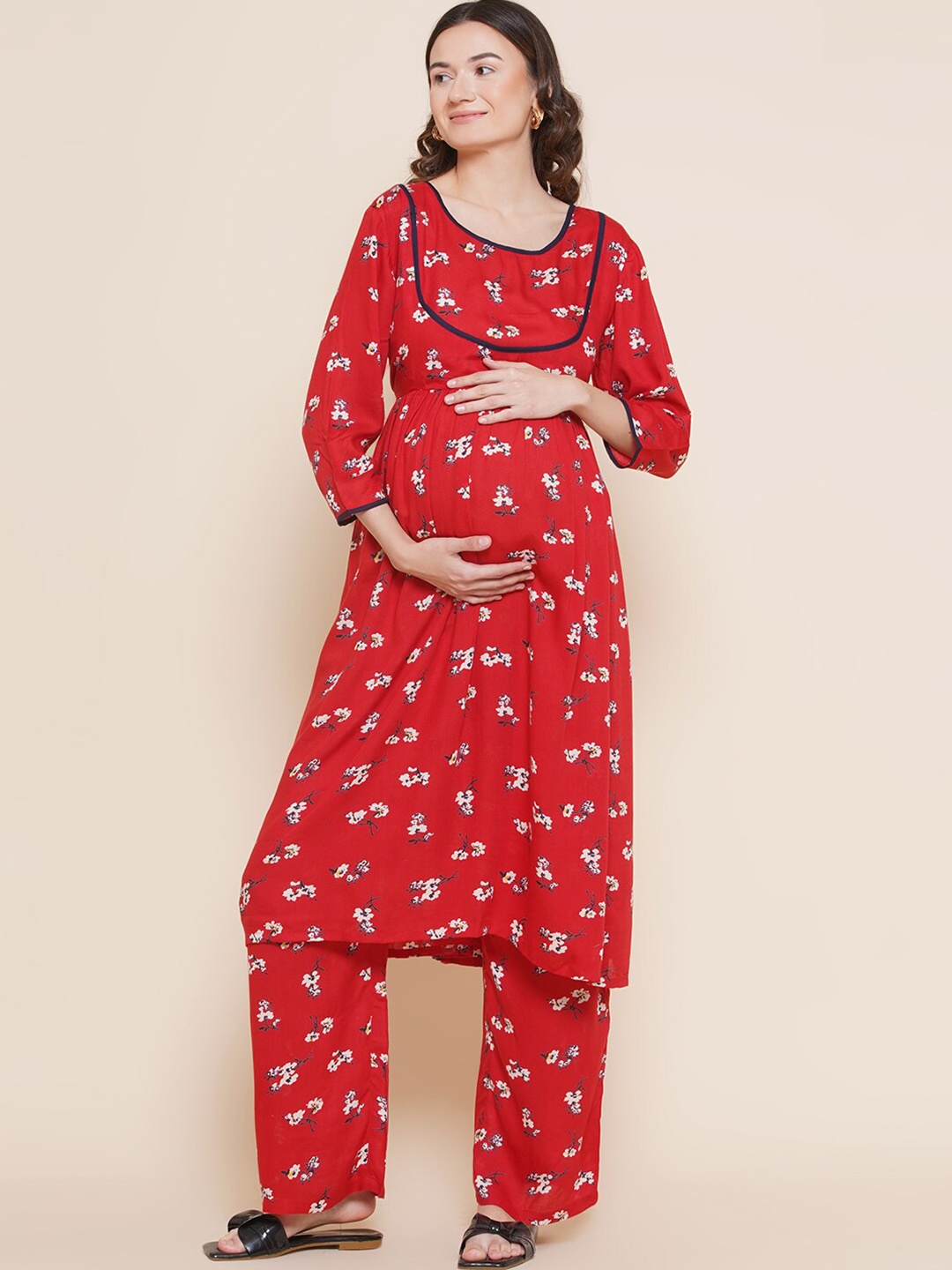 

Mine4Nine Floral Printed Maternity Kurta & Palazzos, Red