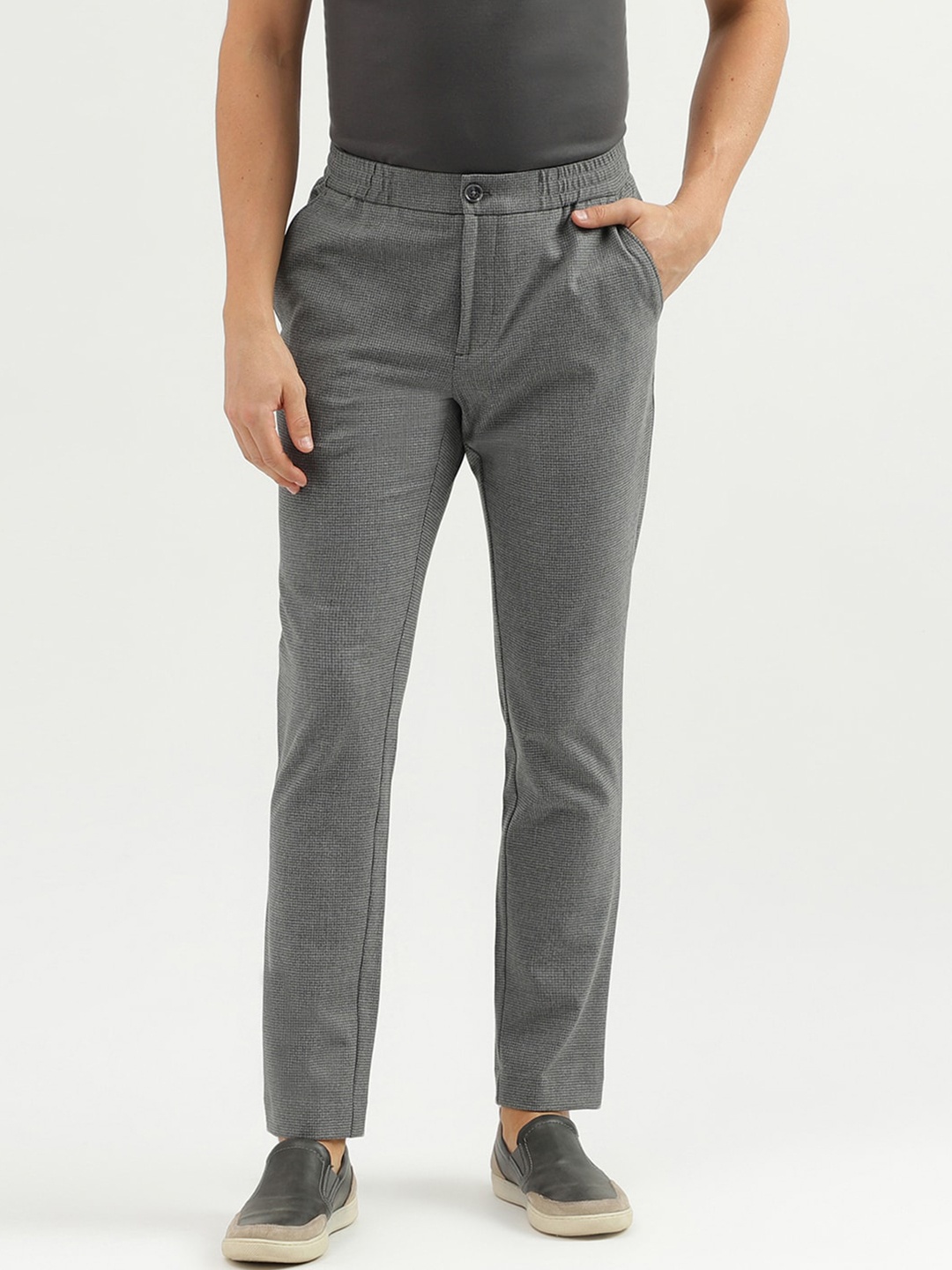 

United Colors of Benetton Men Smart Regular Fit Mid-Rise Trousers, Grey