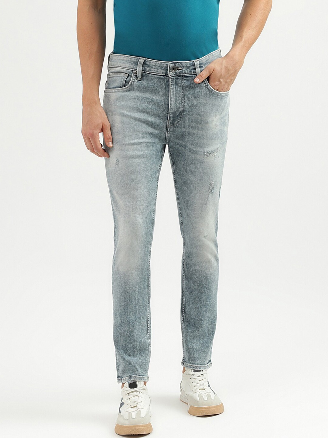 United Colors of Benetton Men Skinny Fit Low Rise Clean Look Heavy Fade Jeans, Blue