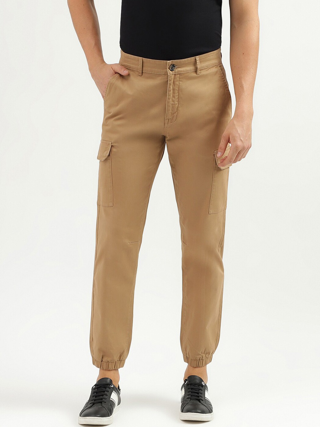 

United Colors of Benetton Men Mid-Rise Cargos Joggers, Brown