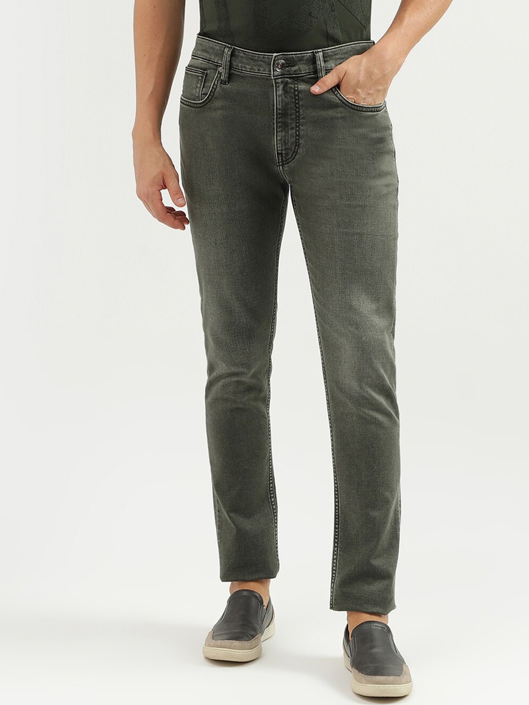 

United Colors of Benetton Men Slim Fit Heavy Fade Jeans, Grey