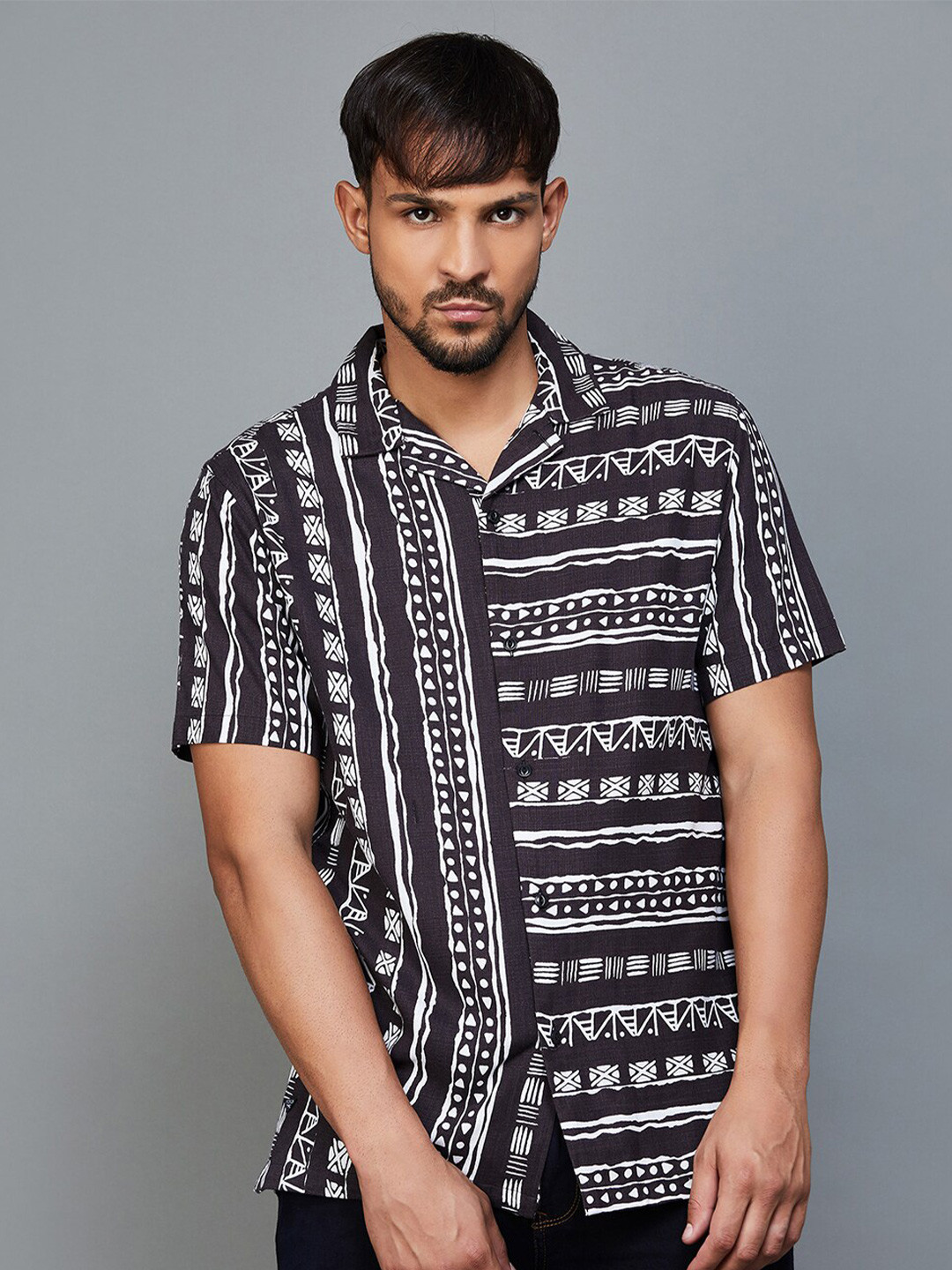 

Forca by Lifestyle Men Geometric Printed Spread Collar Regular Fit Casual Shirt, Black