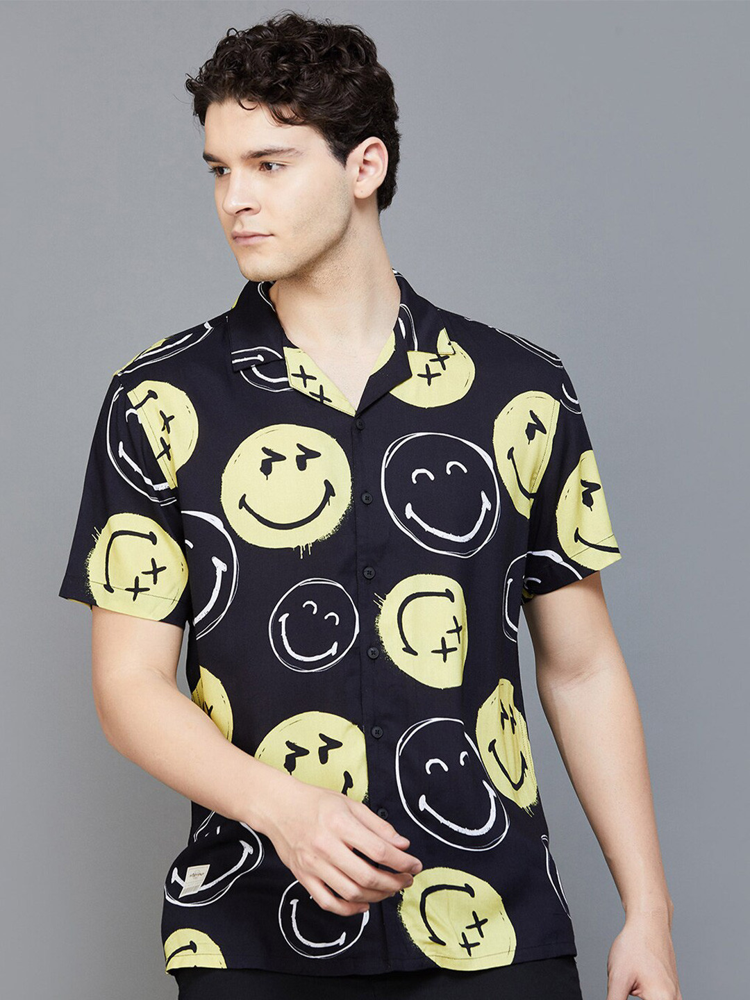 

SmileyWorld Abstract Printed Spread Collar Casual Shirt, Black
