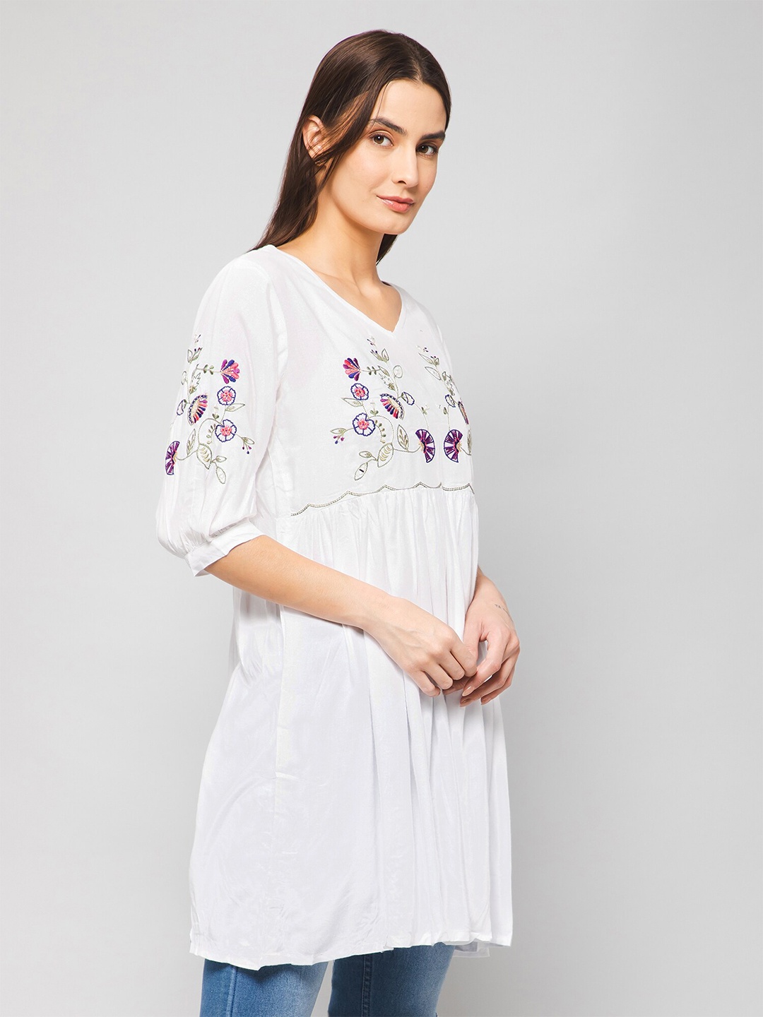 

Winza Designer Floral Embroidered V-Neck Longline Peplum Top, White