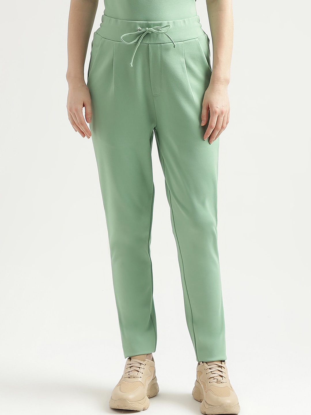 

United Colors of Benetton Women Mid-Rise Trousers, Green