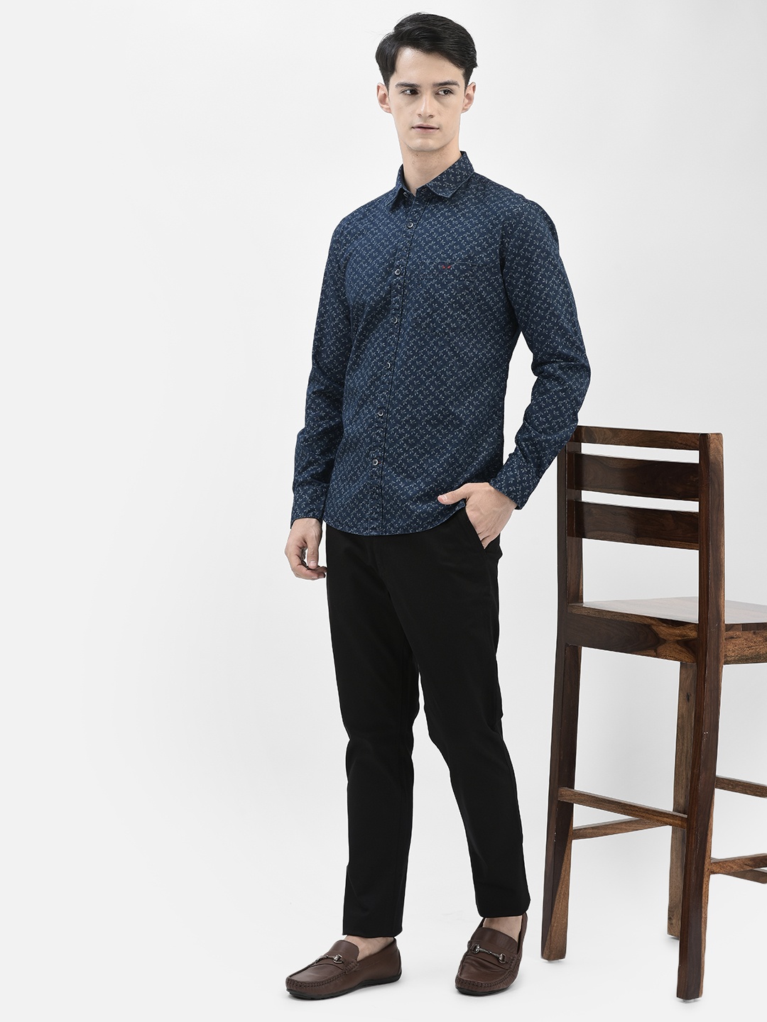 

Crimsoune Club Slim Fit Floral Printed Cotton Casual Shirt, Navy blue