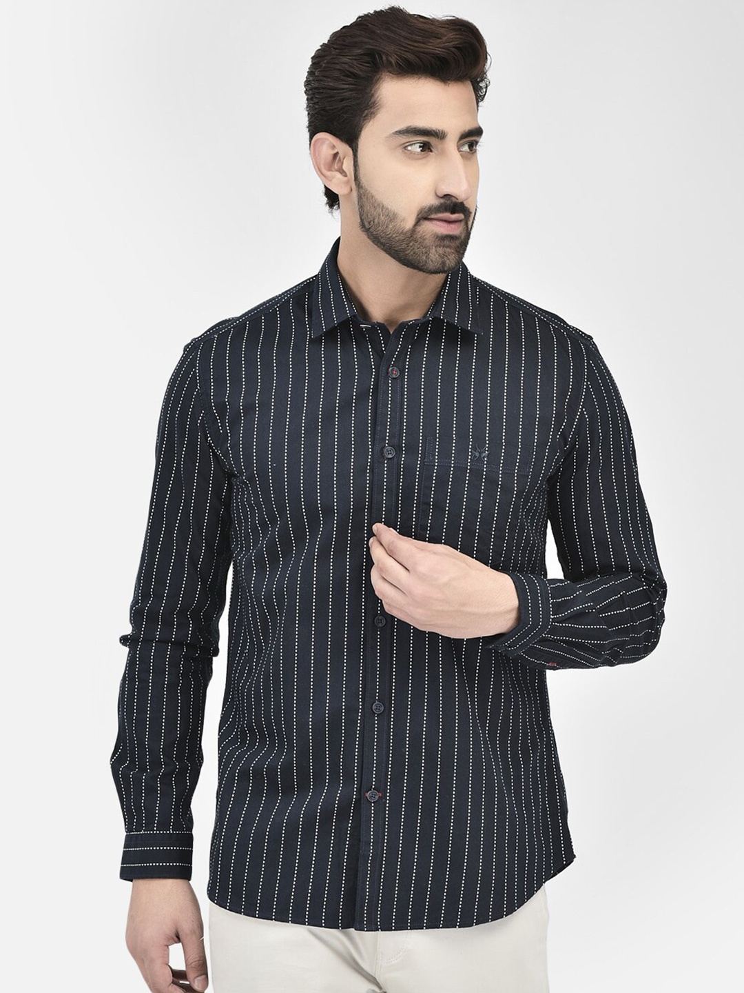 

Crimsoune Club Vertical Striped Slim Fit Cotton Casual Shirt, Navy blue