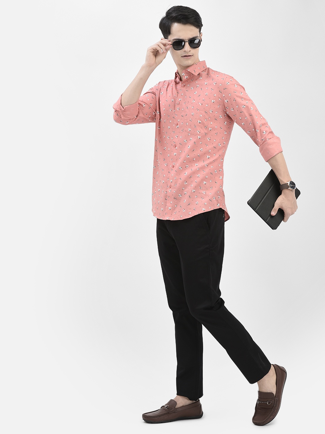 

Crimsoune Club Slim Fit Conversational Printed Casual Shirt, Pink