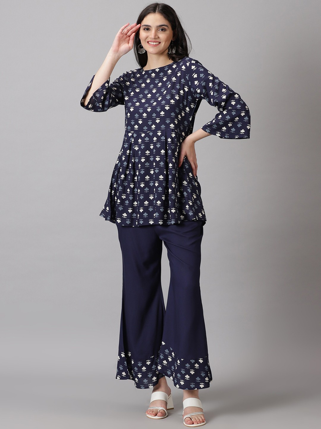 

DK FAB Floral Printed Regular Kurta with Palazzos, Blue